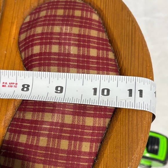 Little rock and crate apple sewing basket with Red Plaid Accents - Picture 5 of 6